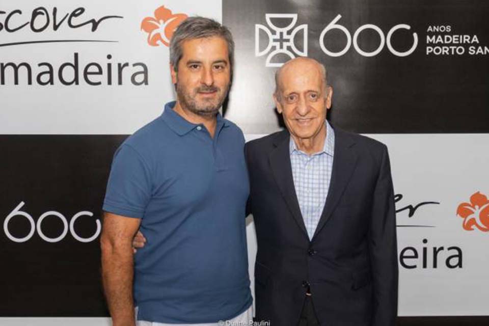 O uruguaio de 83anos, ao lado do madeirense Avelino Silva, ficou encantado com a Região e espera voltar, mas em férias. O uruguaio de 83anos, ao lado do madeirense Avelino Silva, ficou encantado com a Região e espera voltar, mas em férias.